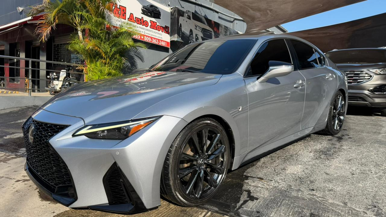 2021 Lexus IS