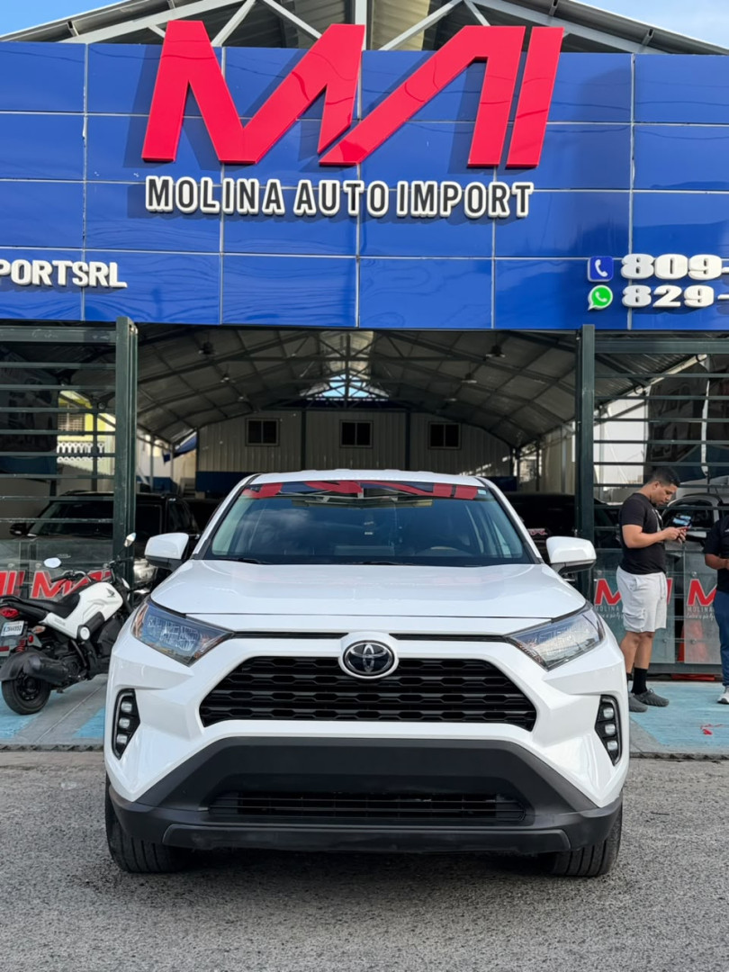 2022 Toyota RAV4 LE