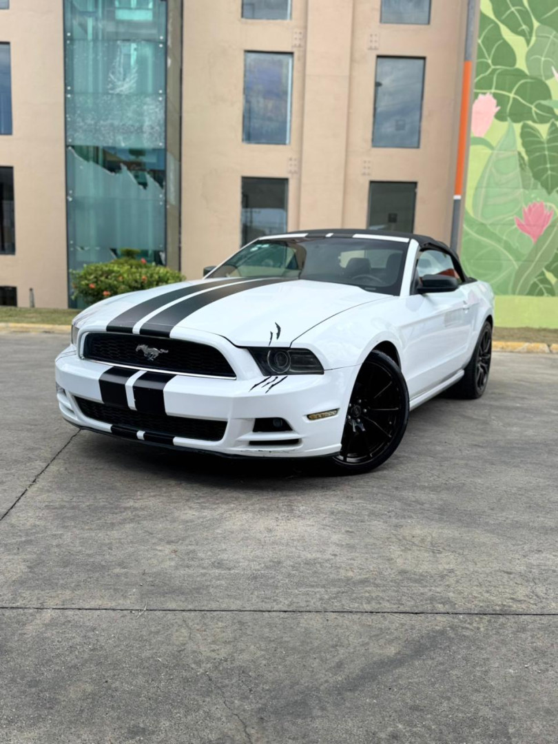 2014 Ford Mustang Convertible