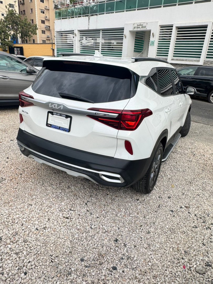 2022 Kia Seltos EX
