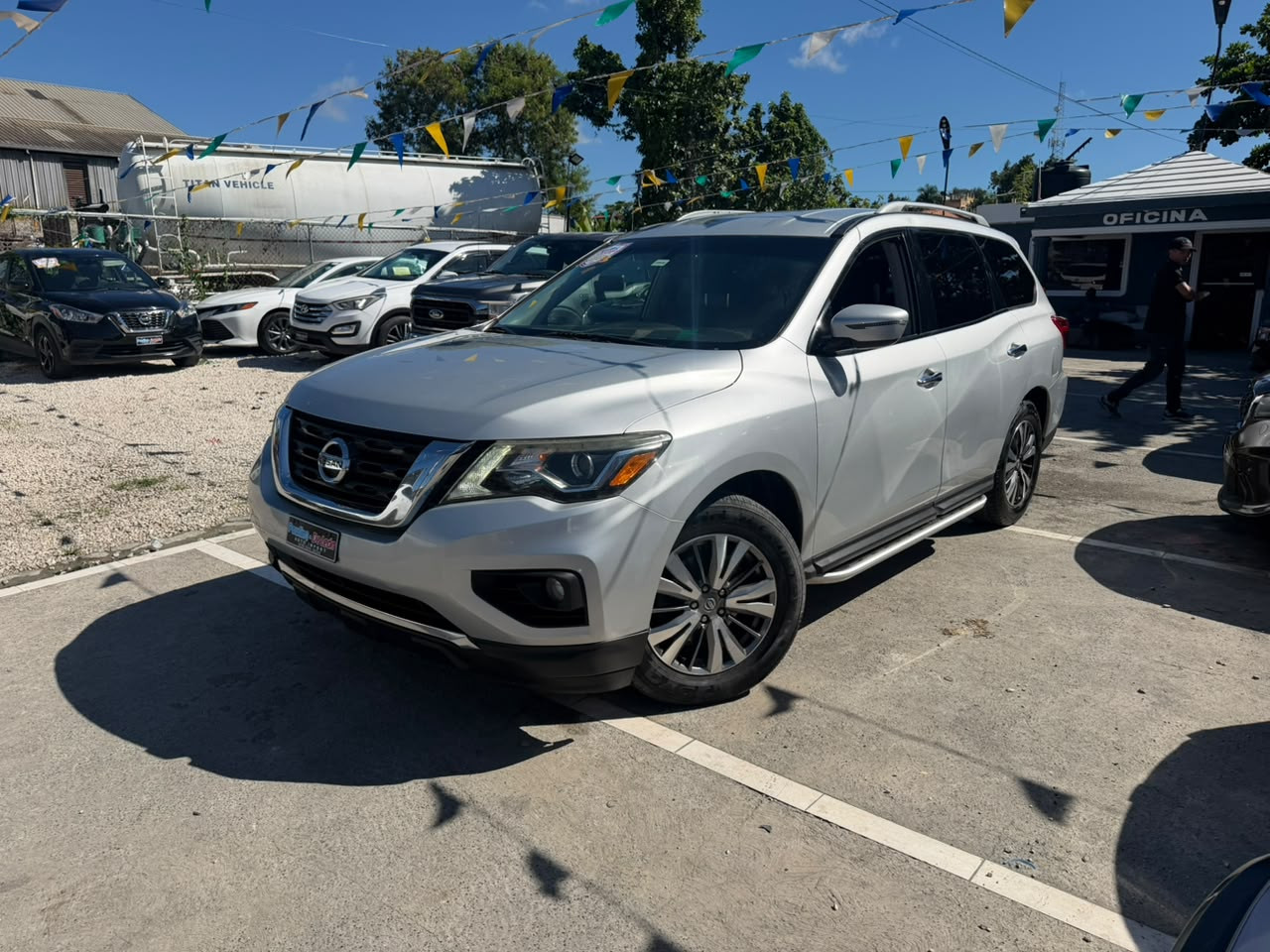 2020 Nissan Pathfinder SV