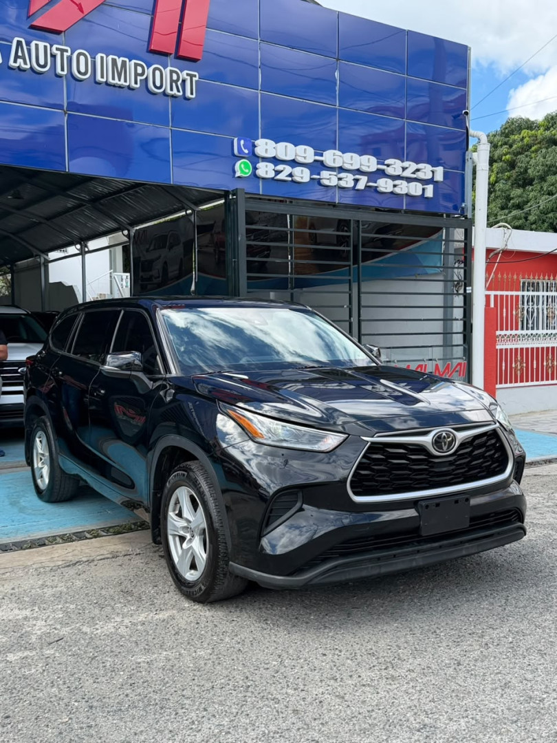 2021 Toyota Highlander LE
