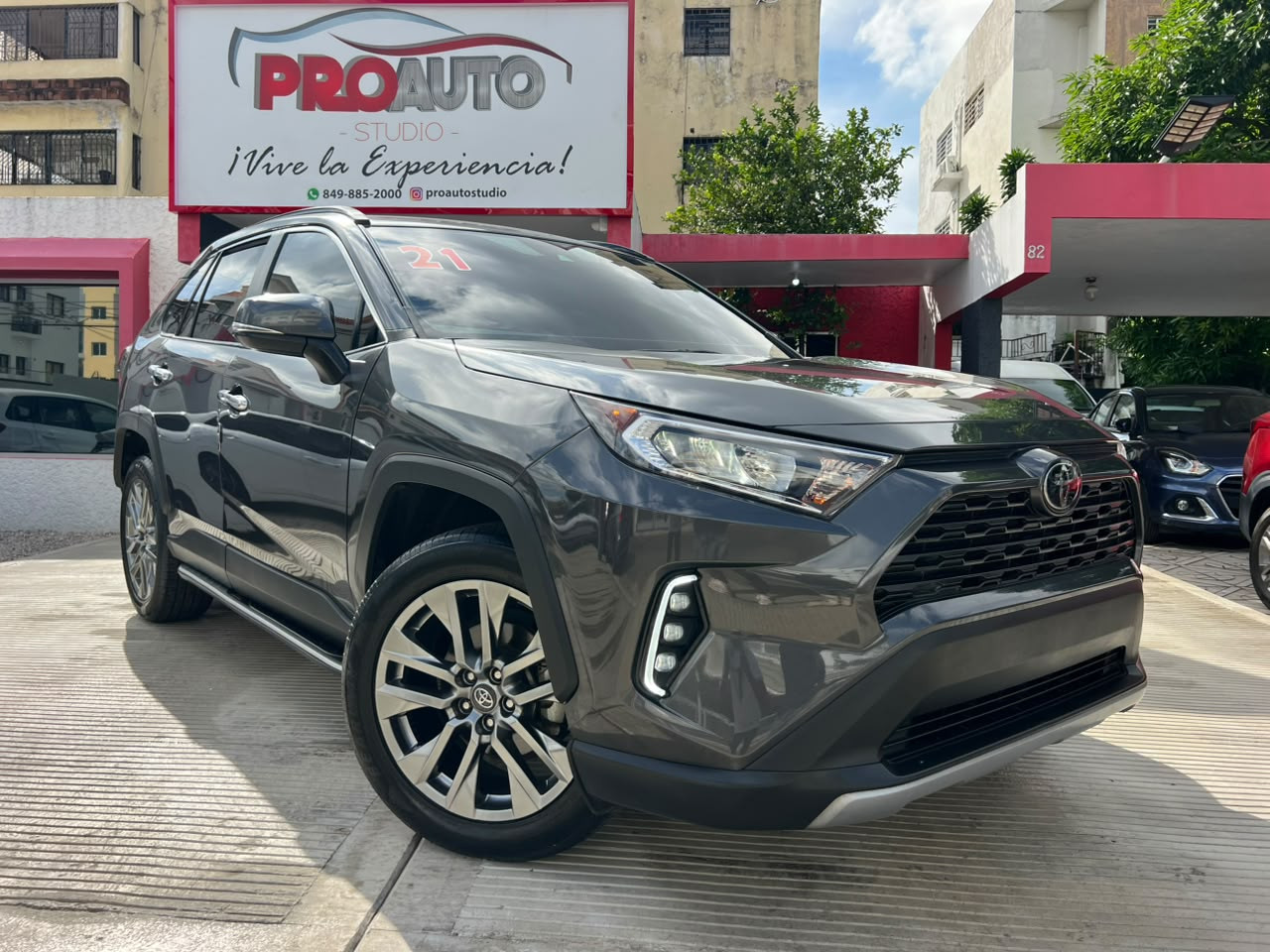 2021 Toyota RAV4 XLE